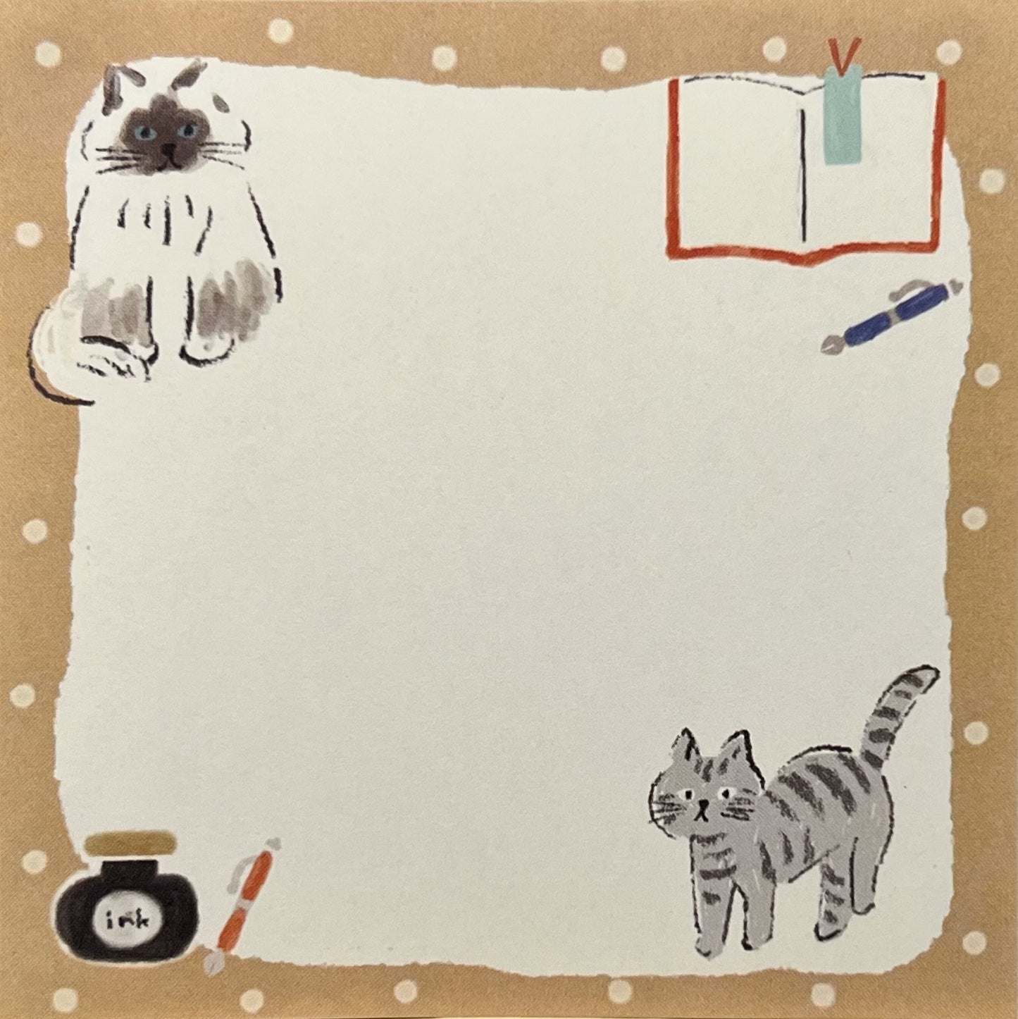 文房具やえんぴつ、はさみと一緒に白猫と黒猫が描かれたレトロ可愛いメモ帳。色使いが優しく、癒し系の雰囲気。/
A retro-cute memo pad featuring white and black cats playing among stationery items like pens, tape, and scissors — soft tones and a heartwarming style.