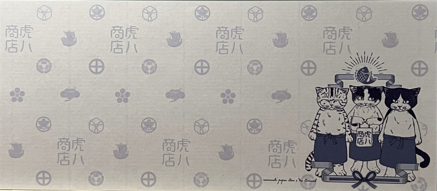和の花模様に囲まれた3匹の猫が描かれた上品な一筆箋。日常のメッセージや贈り物にぴったり。/
Elegant Japanese letter paper featuring three cats surrounded by floral motifs — perfect for thoughtful messages.