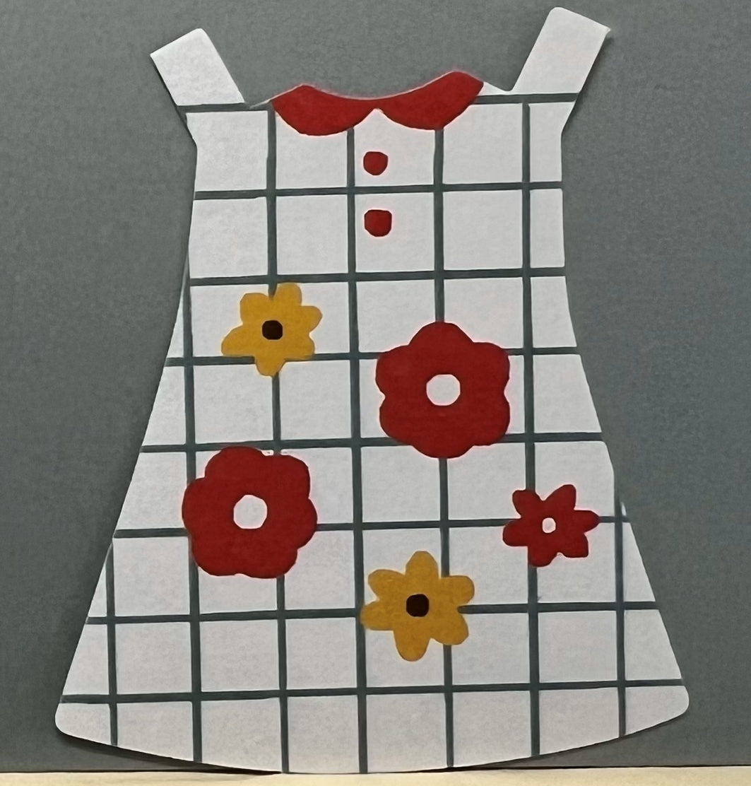 レトロな着せかえ人形型の便箋と、みずたま柄や花柄の洋服型メモがセットになったユニークなレターセット(封筒なし)。/
A retro dress-up doll-themed letter set with polka-dot and floral outfit memo sheets — no envelope included, made in Japan.
