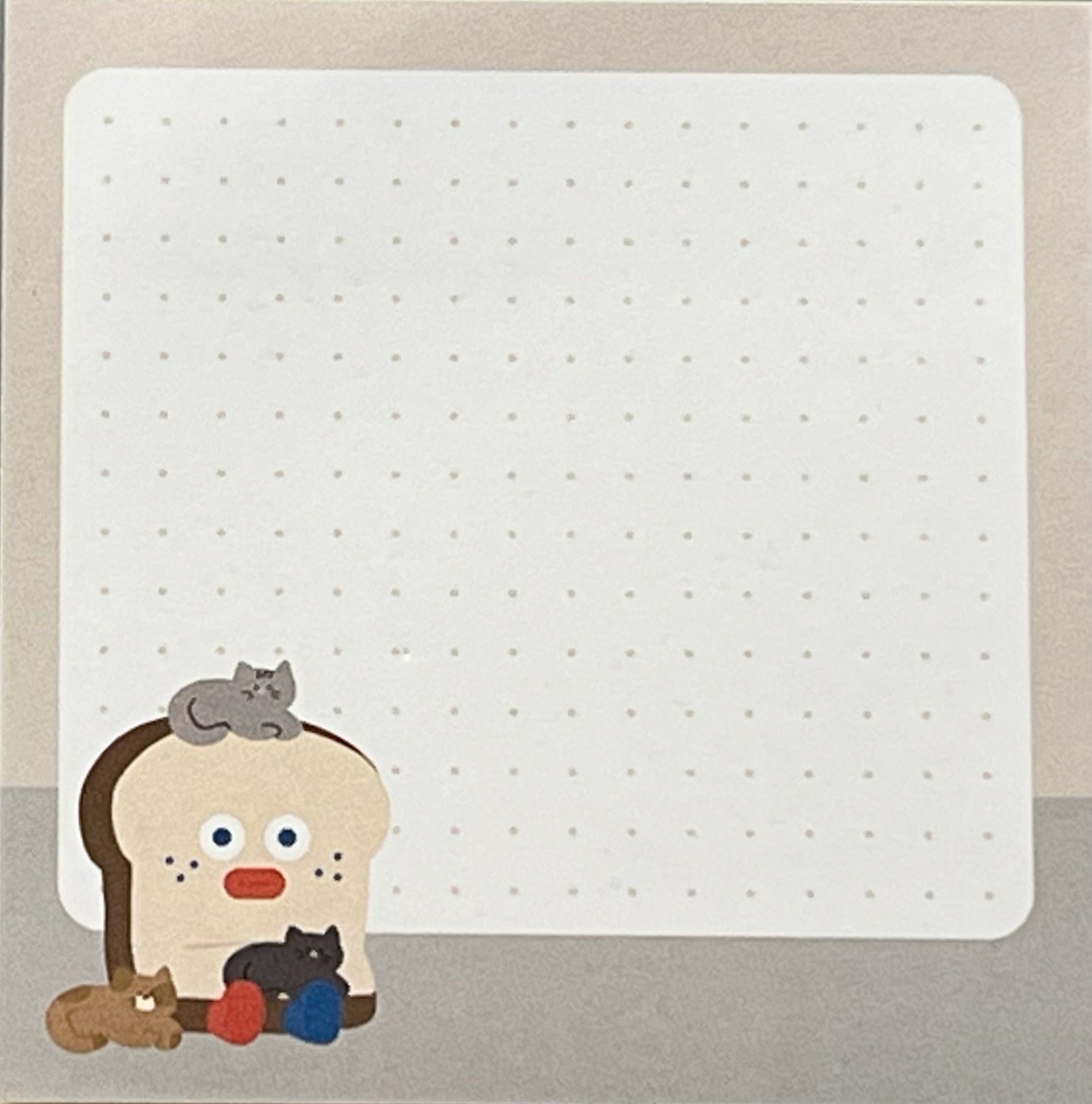 猫に囲まれて座るトーストくんが描かれた、ドット入りのブランチブラザー付箋。
A Brunch Brother sticky note with Toast sitting among cats, featuring a dotted writing area.