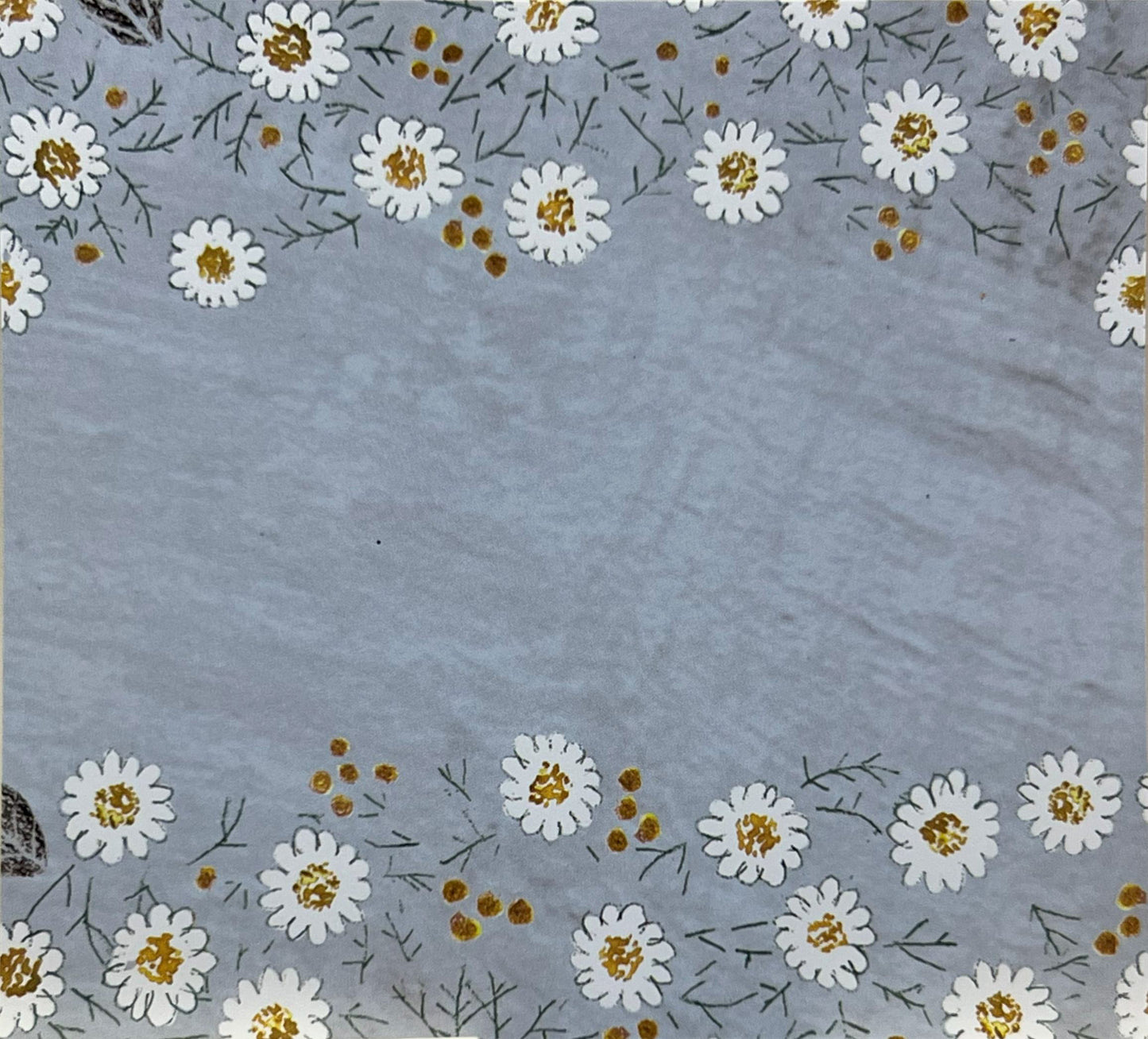 白い花と黄色い小花が縁取るグレー背景のイラスト
White and yellow flowers framing a soft gray background