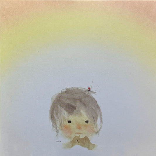 いわさきちひろが描いた赤ちゃんの姿が印象的な、スクエア型のチャリティーメモパッド
ピースの指をしたあかちゃん（1971年頃）
Memo pad featuring tender illustrations of babies by Chihiro Iwasaki – a square-format charity item.
Baby Showing a Peace Sign (circa 1971)