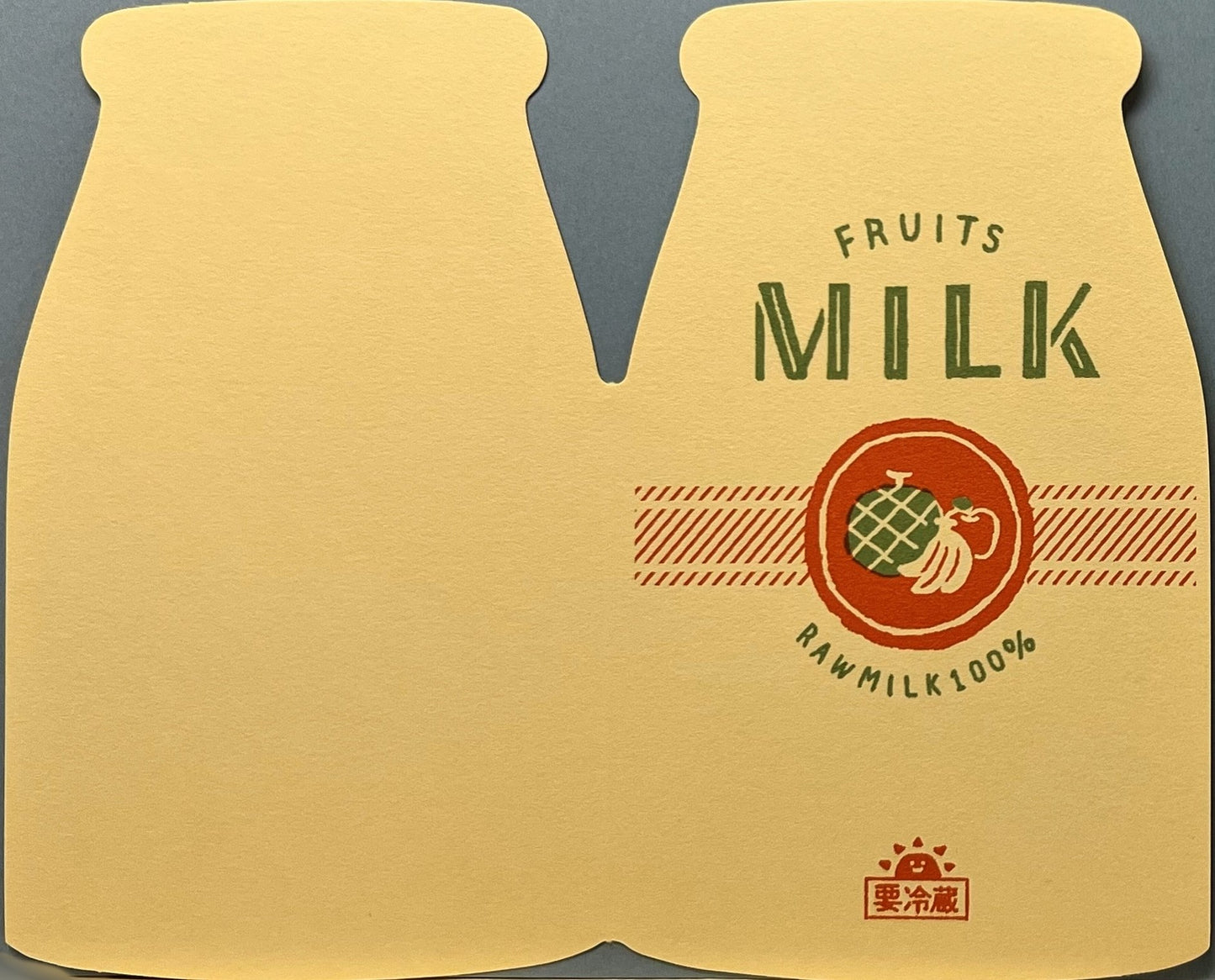 メロンとバナナのイラストが描かれた牛乳瓶型のミニ便箋
Mini letter sheet shaped like a milk bottle with illustrations of melon and banana